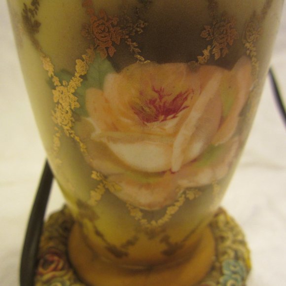 VTG MCM SMALL ACCENT LAMP,VASE STYLE W/ROSE MOTIF - Picture 7 of 13